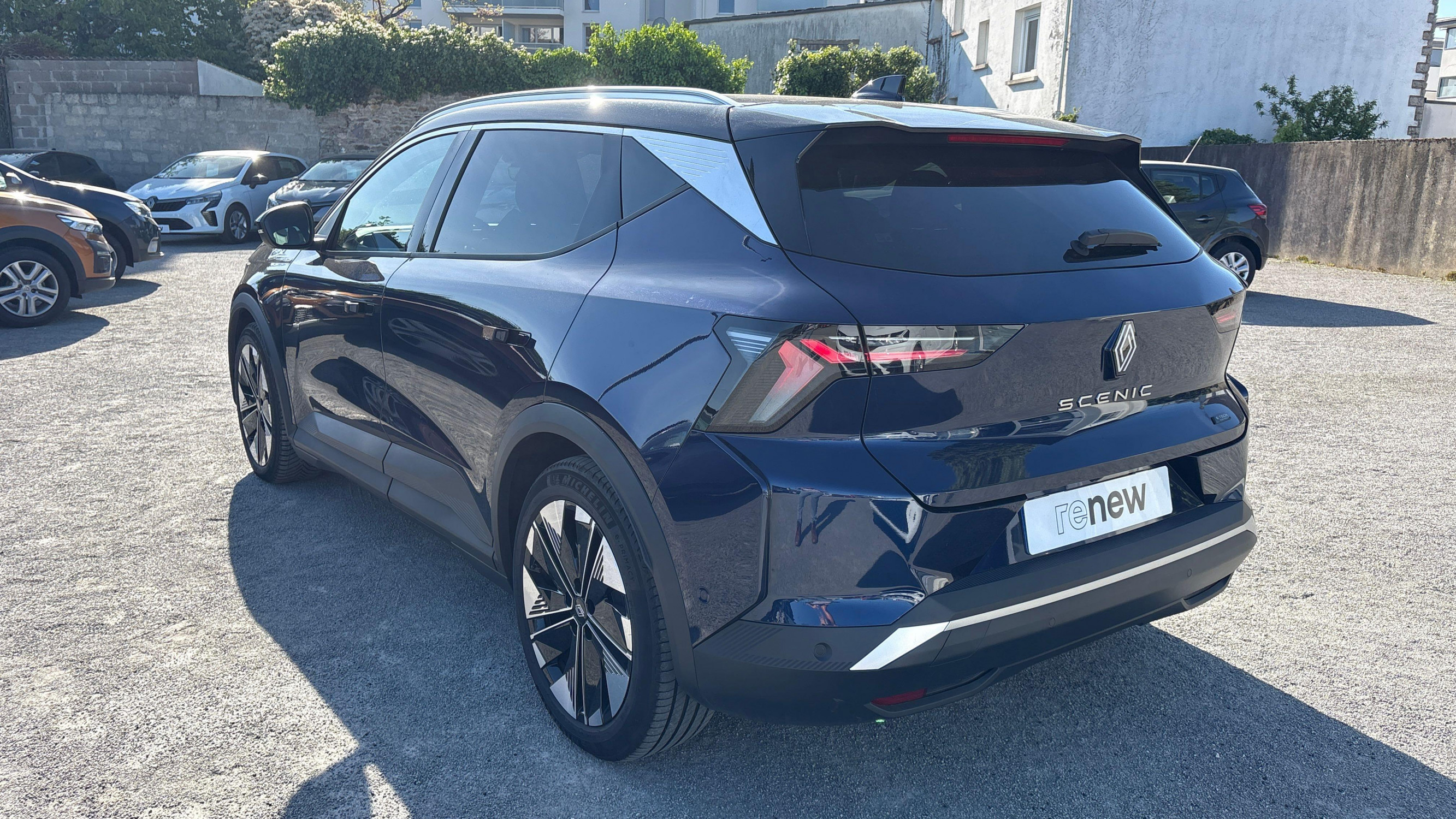 Vente en ligne Renault Scenic E-Tech Scenic E-Tech électrique 220 ch grande autonomie au prix de 37 290 €