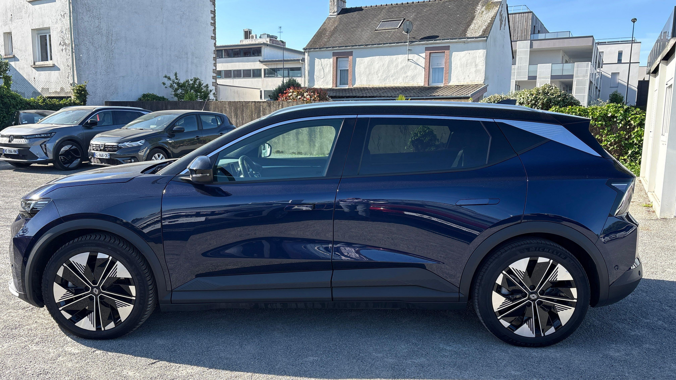 Vente en ligne Renault Scenic E-Tech Scenic E-Tech électrique 220 ch grande autonomie au prix de 37 290 €