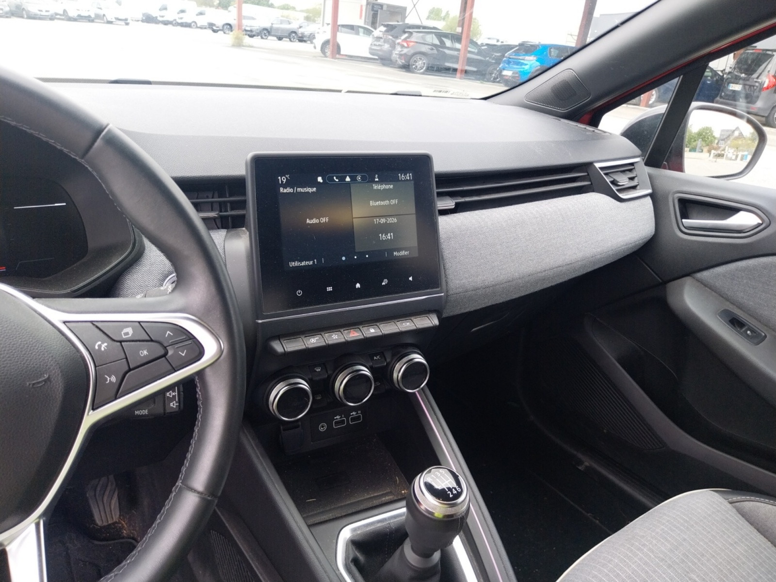 Vente en ligne Renault Clio 5 Clio TCe 90 au prix de 15 390 €