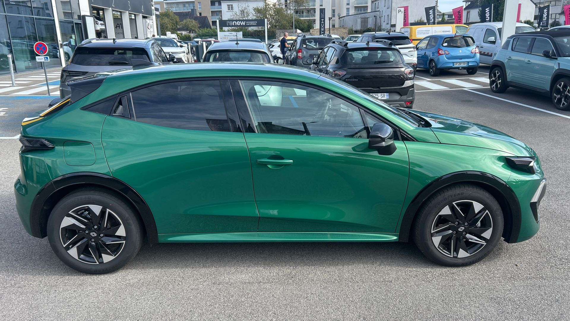 Vente en ligne Renault Clio 6 Clio TCe 115 ch EDC au prix de 26 150 €