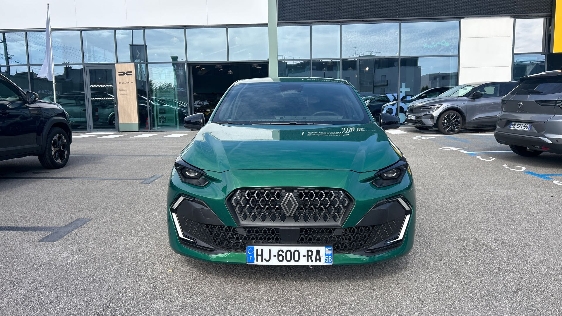 Vente en ligne Renault Clio 6 Clio TCe 115 ch EDC au prix de 26 150 €