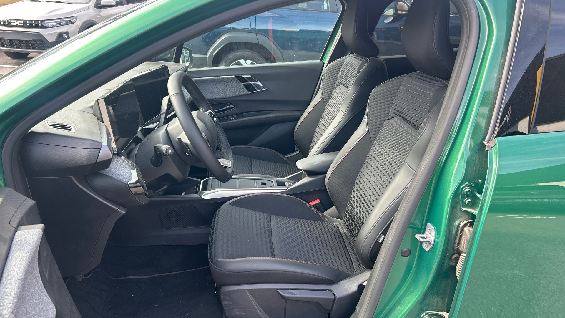 Vente en ligne Renault Clio 6 Clio TCe 115 ch EDC au prix de 26 150 €