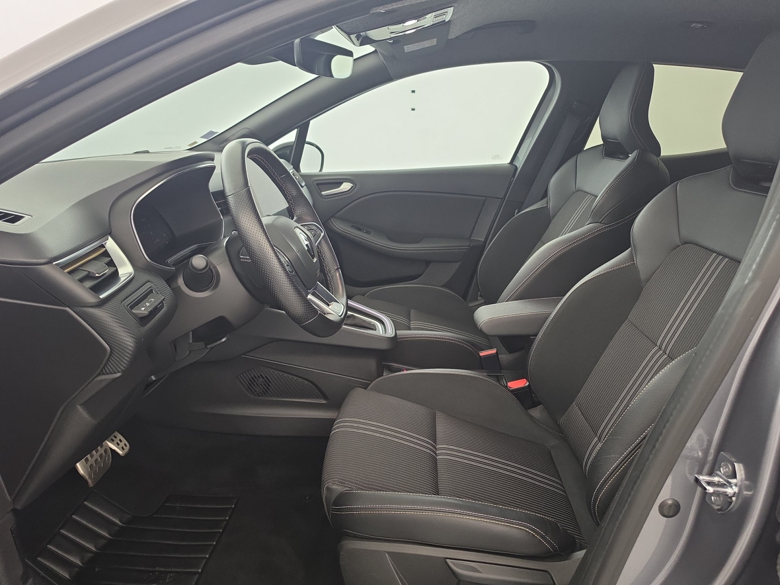Vente en ligne Renault Clio 5 Clio E-Tech hybride 145 au prix de 18 290 €