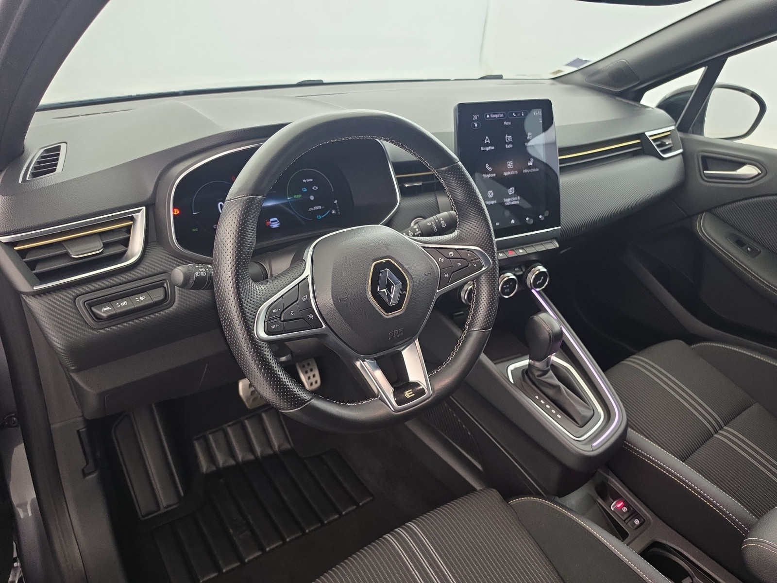 Vente en ligne Renault Clio 5 Clio E-Tech hybride 145 au prix de 18 290 €