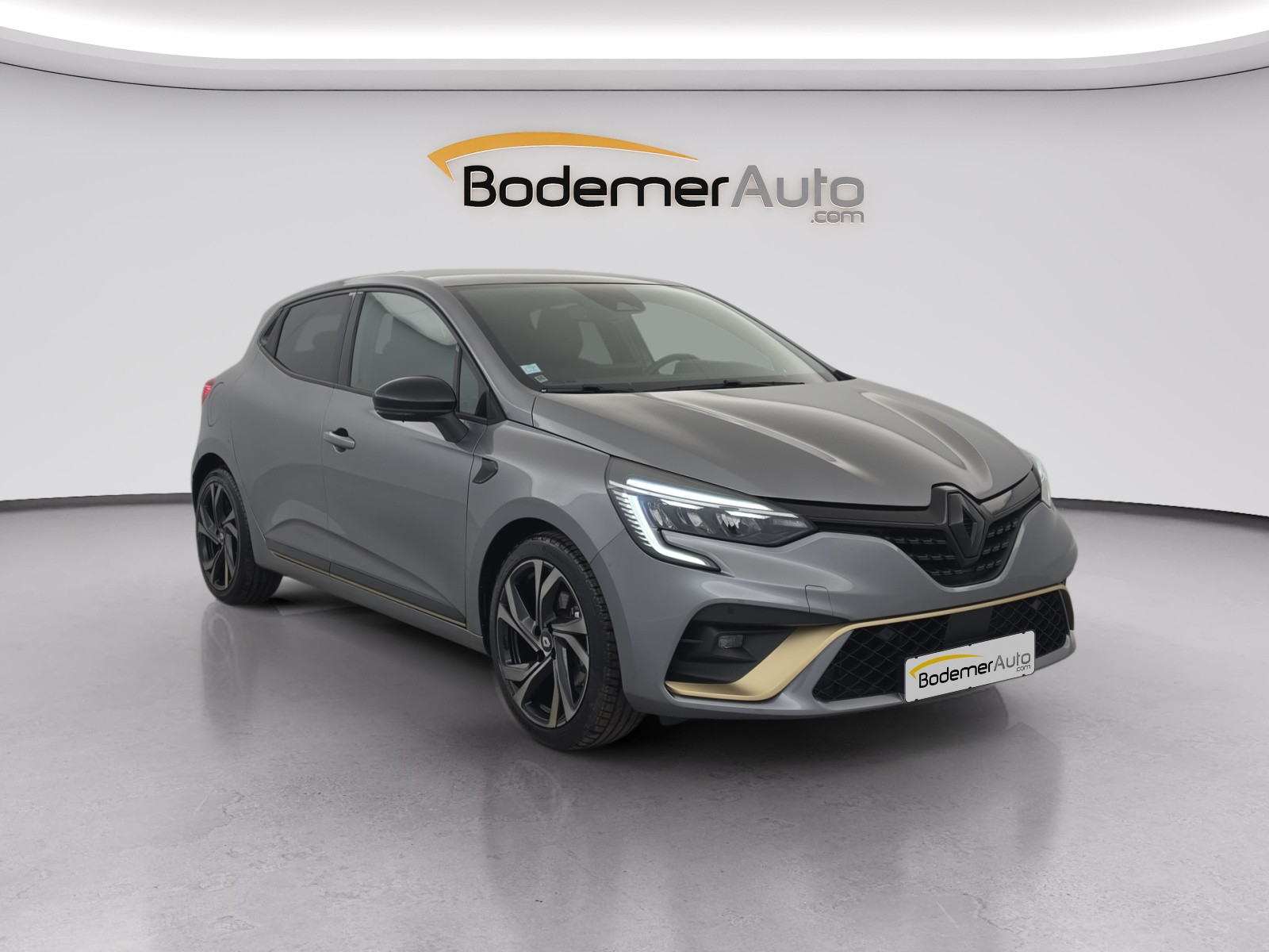 Vente en ligne Renault Clio 5 Clio E-Tech hybride 145 au prix de 18 290 €
