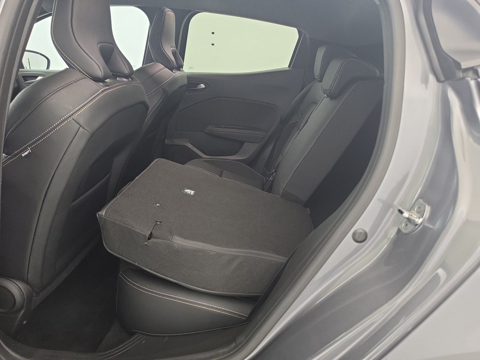 Vente en ligne Renault Clio 5 Clio E-Tech hybride 145 au prix de 18 290 €