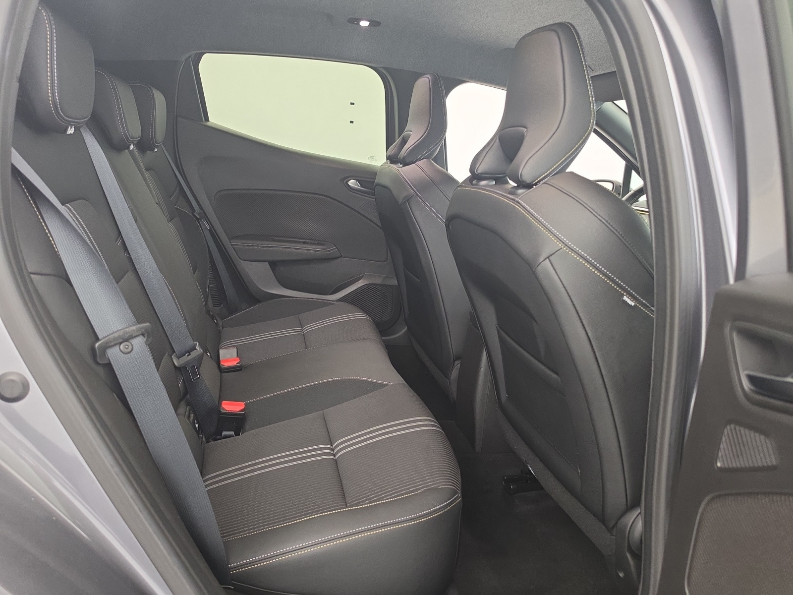 Vente en ligne Renault Clio 5 Clio E-Tech hybride 145 au prix de 18 290 €