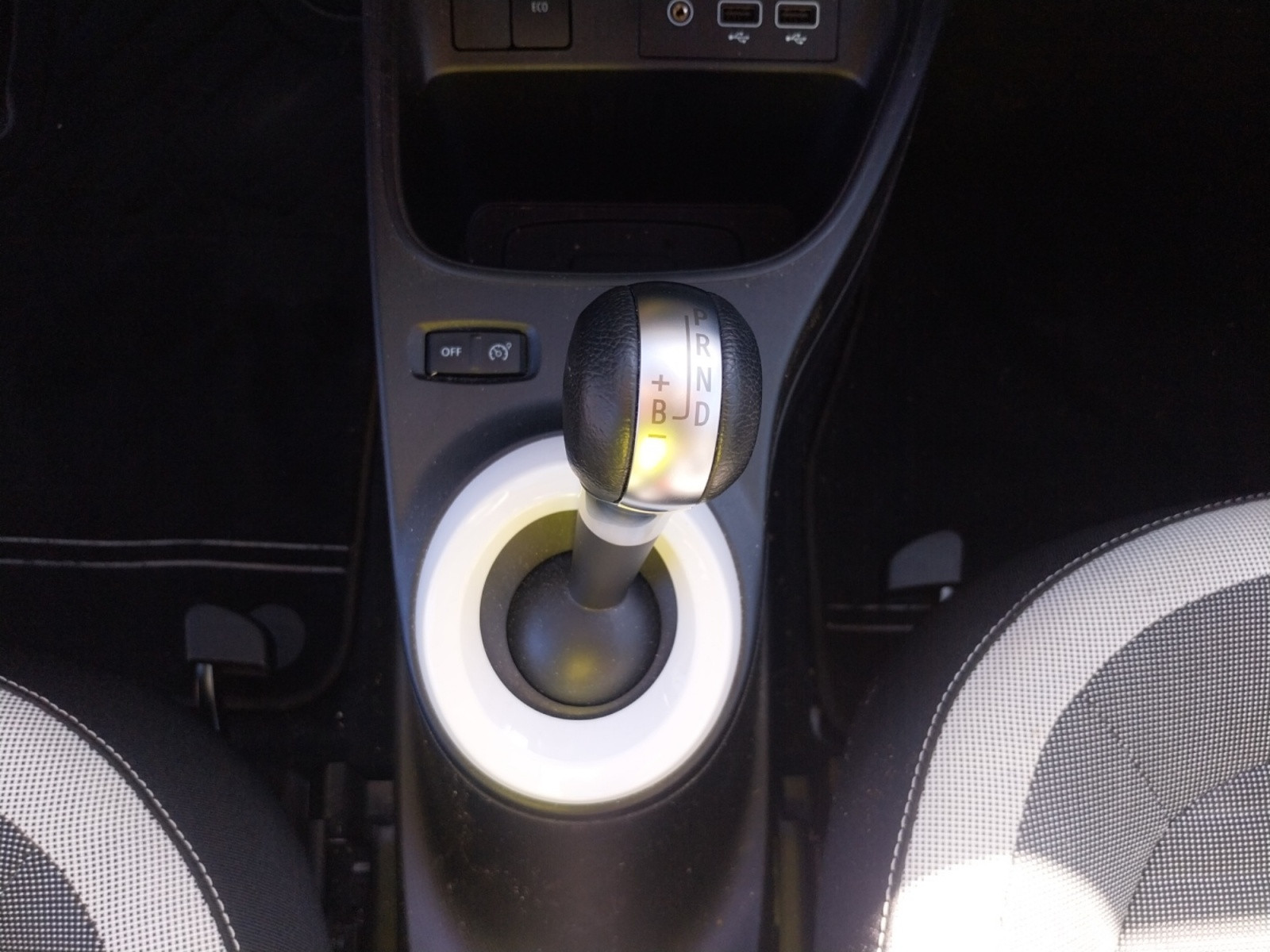 Vente en ligne Renault Twingo Electrique Twingo III E-Tech au prix de 12 990 €