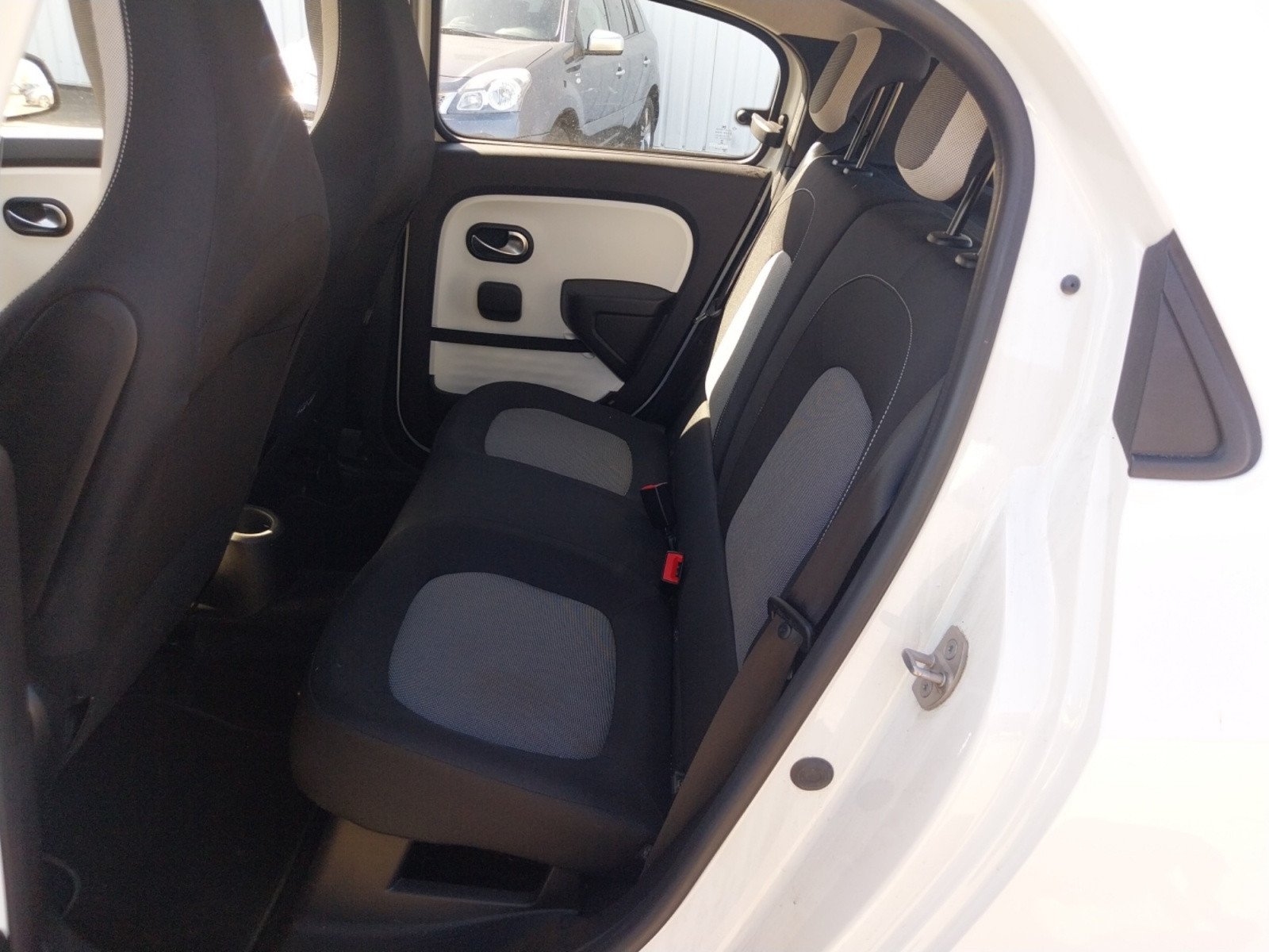 Vente en ligne Renault Twingo Electrique Twingo III E-Tech au prix de 12 990 €