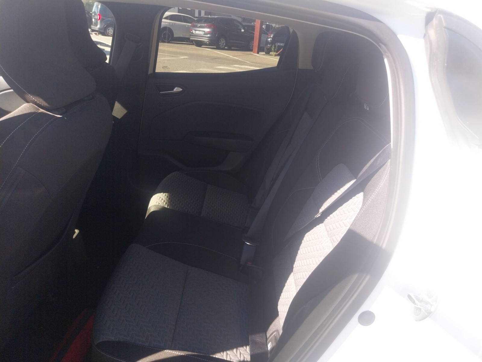 Vente en ligne Renault Clio 5 Clio TCe 90 au prix de 12 990 €