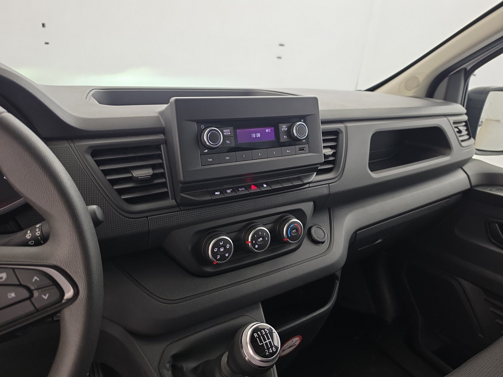 Vente en ligne Renault Trafic 3 Fourgon TRAFIC FGN L1H1 3000 KG BLUE DCI 130 au prix de 23 490 €