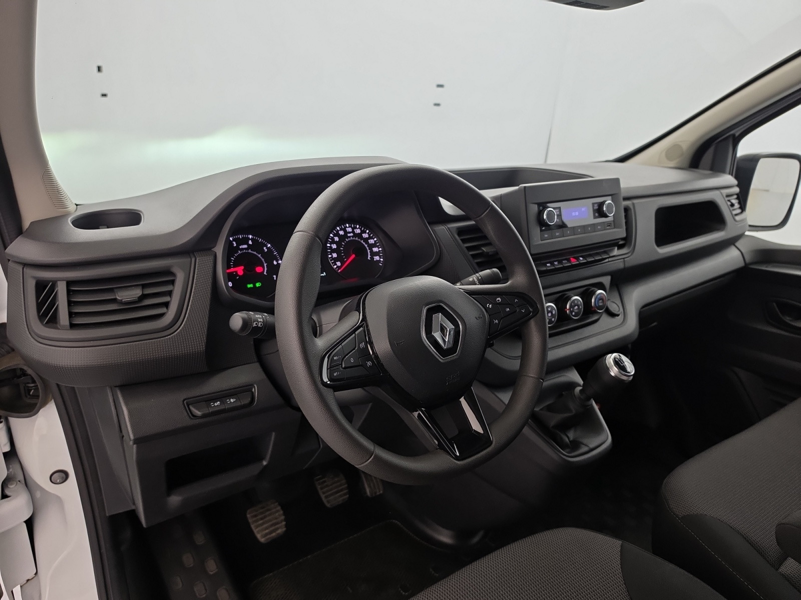Vente en ligne Renault Trafic 3 Fourgon TRAFIC FGN L1H1 3000 KG BLUE DCI 130 au prix de 23 490 €