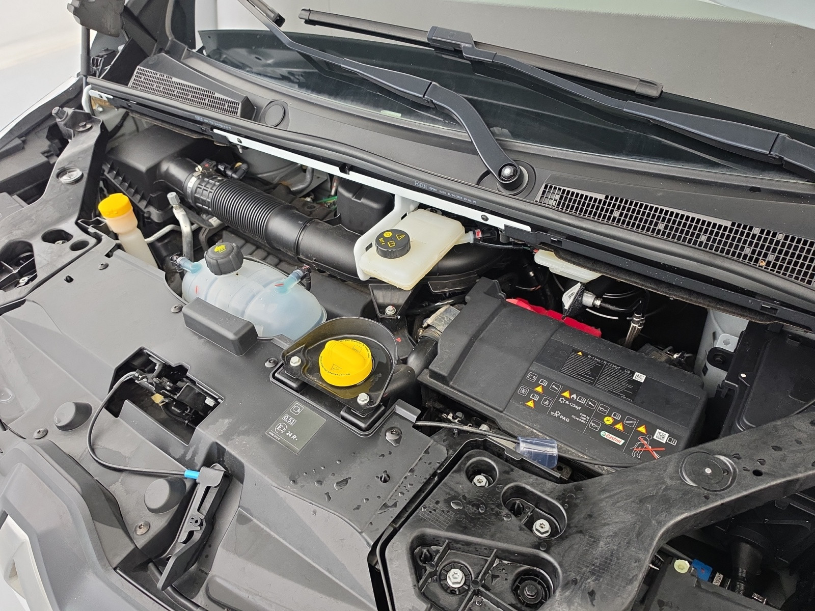Vente en ligne Renault Trafic 3 Fourgon TRAFIC FGN L1H1 3000 KG BLUE DCI 130 au prix de 23 490 €