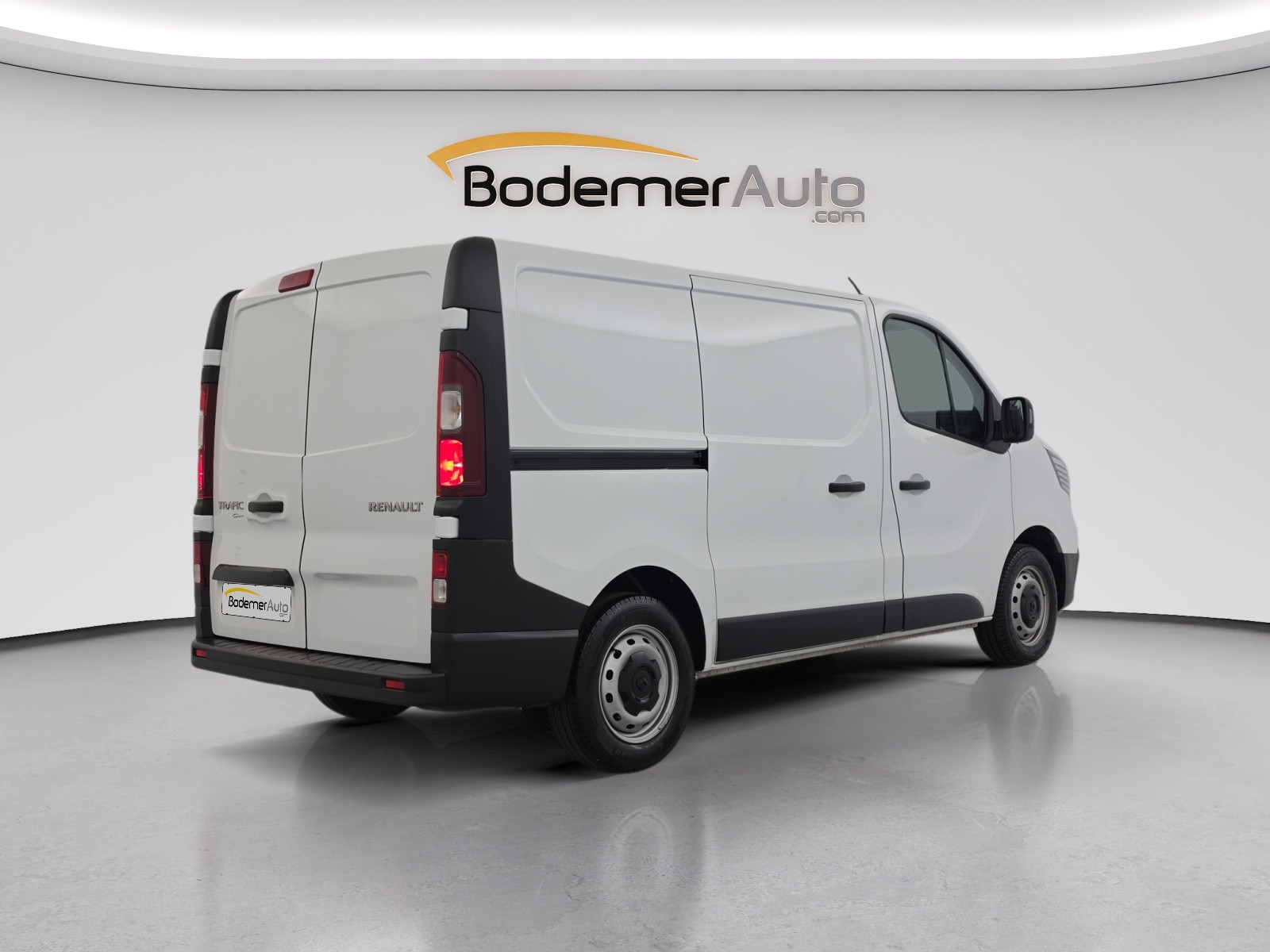 Vente en ligne Renault Trafic 3 Fourgon TRAFIC FGN L1H1 3000 KG BLUE DCI 130 au prix de 23 490 €