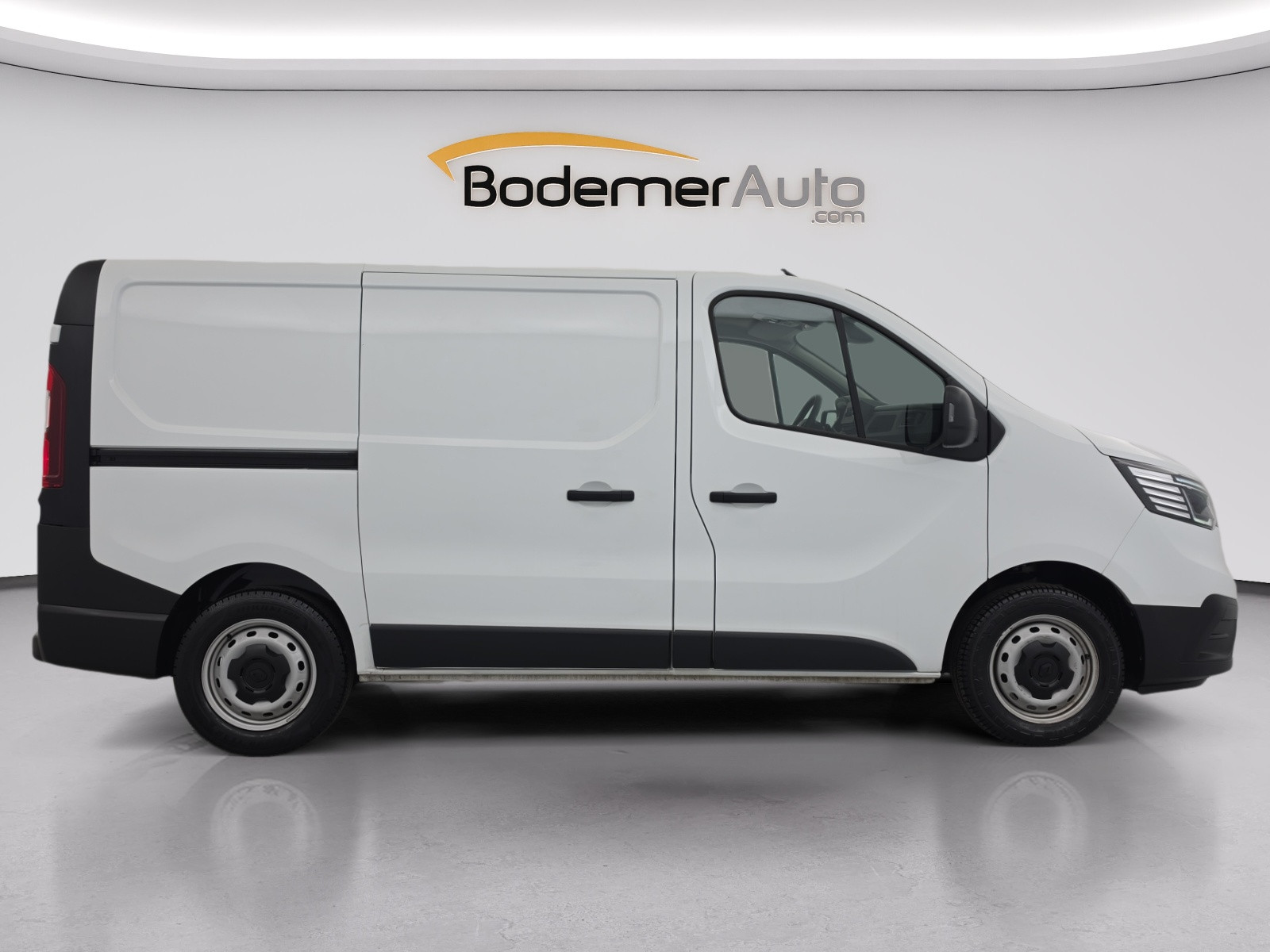 Vente en ligne Renault Trafic 3 Fourgon TRAFIC FGN L1H1 3000 KG BLUE DCI 130 au prix de 23 490 €