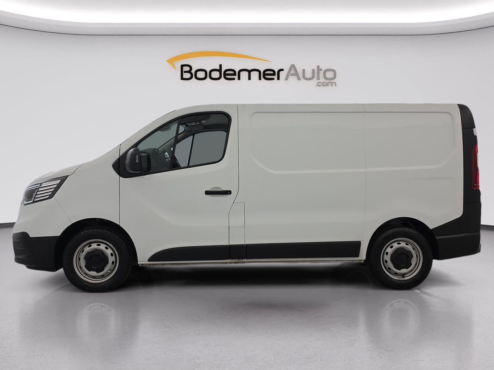 Vente en ligne Renault Trafic 3 Fourgon TRAFIC FGN L1H1 3000 KG BLUE DCI 130 au prix de 23 490 €