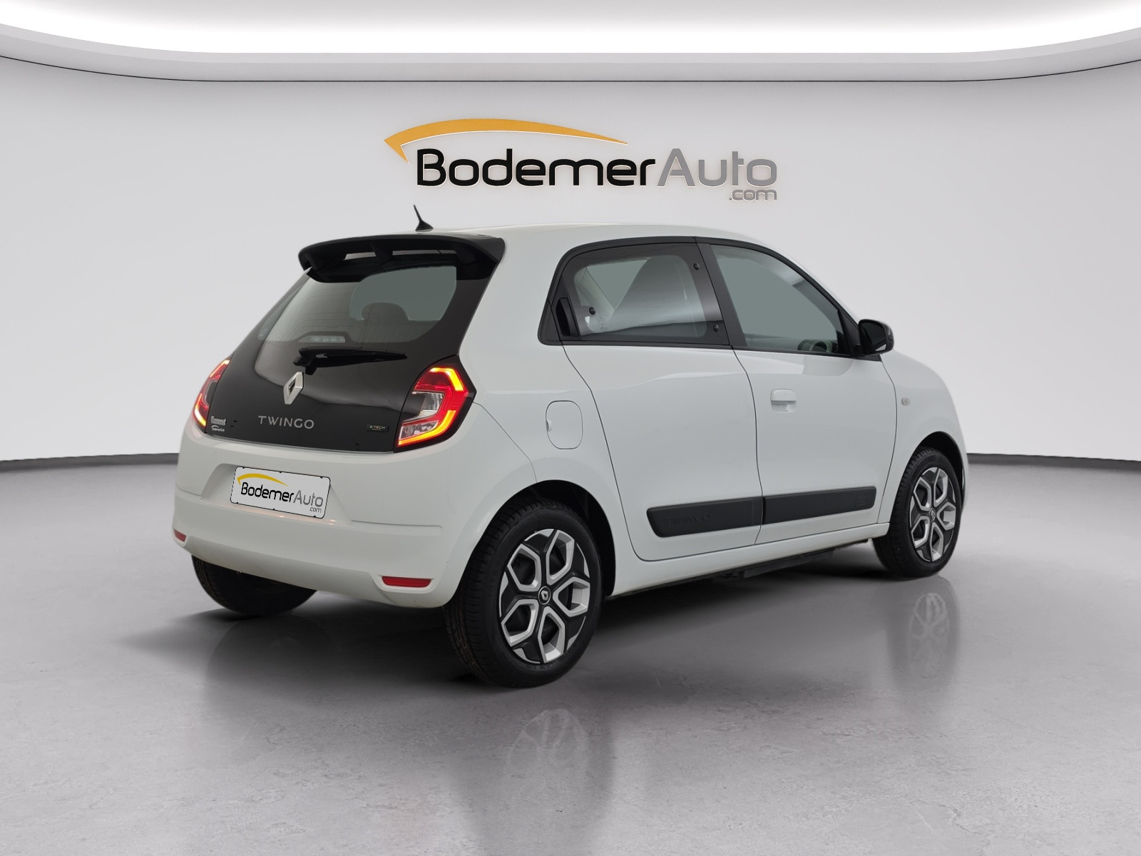 Vente en ligne Renault Twingo Electrique Twingo III E-Tech au prix de 12 990 €