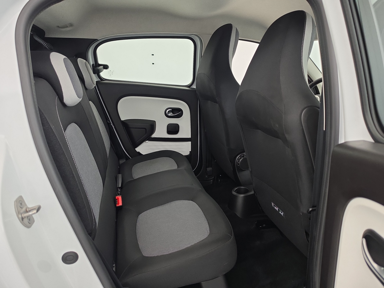Vente en ligne Renault Twingo Electrique Twingo III E-Tech au prix de 12 990 €