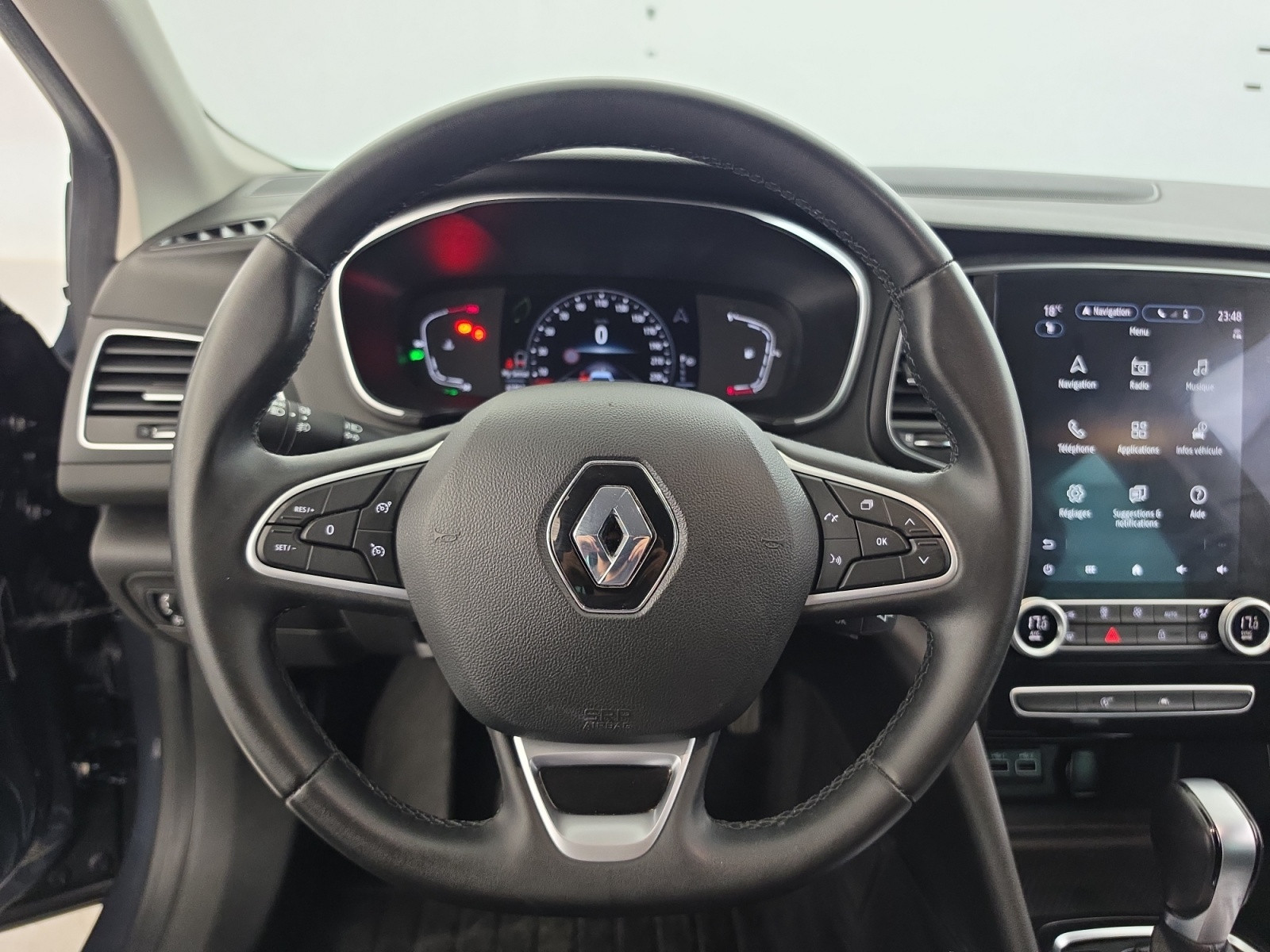 Vente en ligne Renault Megane 4  TCe 140 EDC au prix de 17 690 €