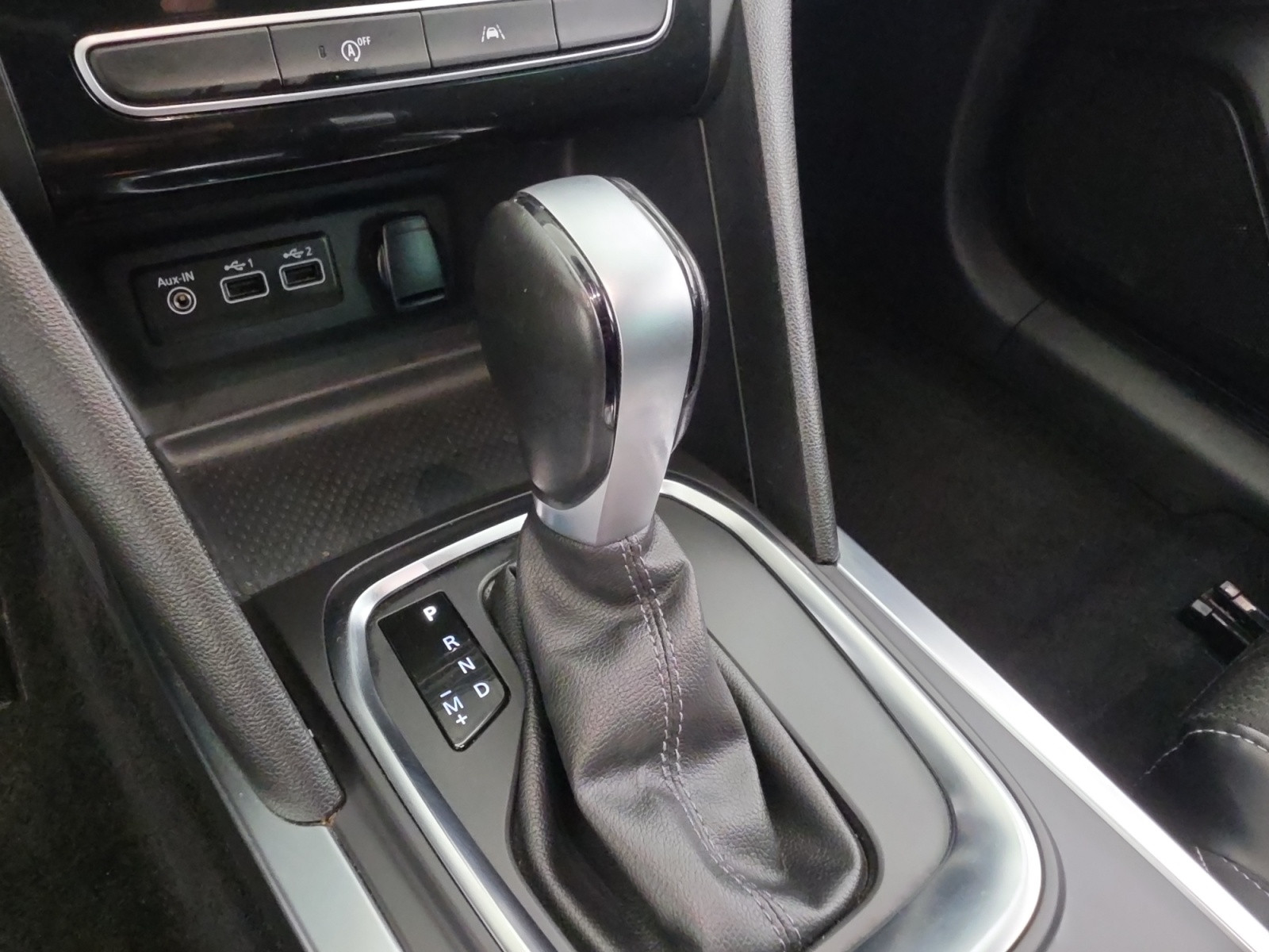 Vente en ligne Renault Megane 4  TCe 140 EDC au prix de 17 690 €