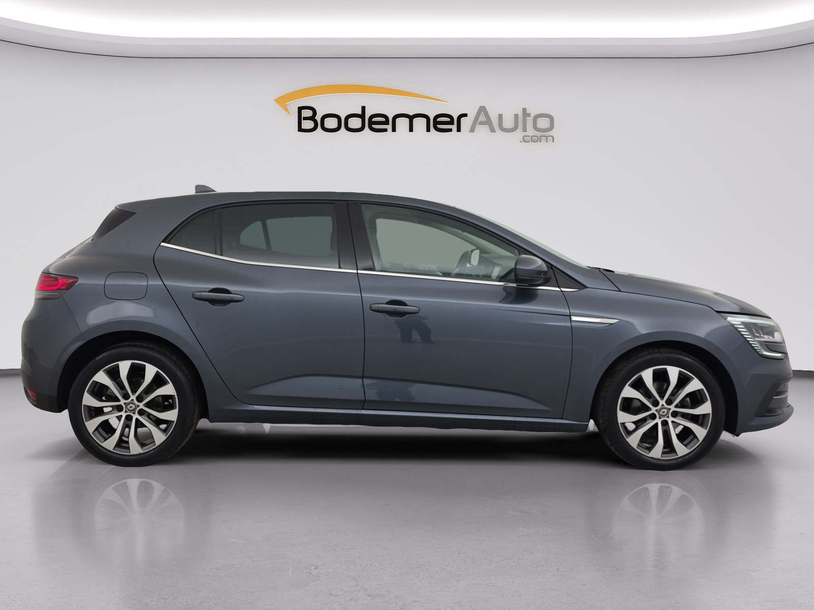 Vente en ligne Renault Megane 4  TCe 140 EDC au prix de 17 690 €