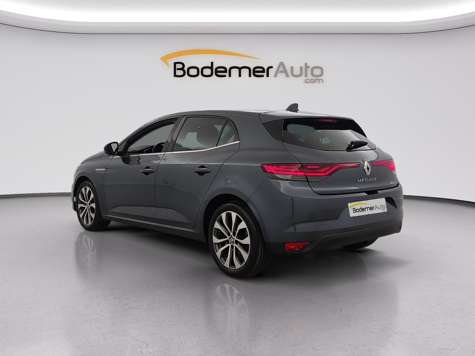 Vente en ligne Renault Megane 4  TCe 140 EDC au prix de 17 690 €