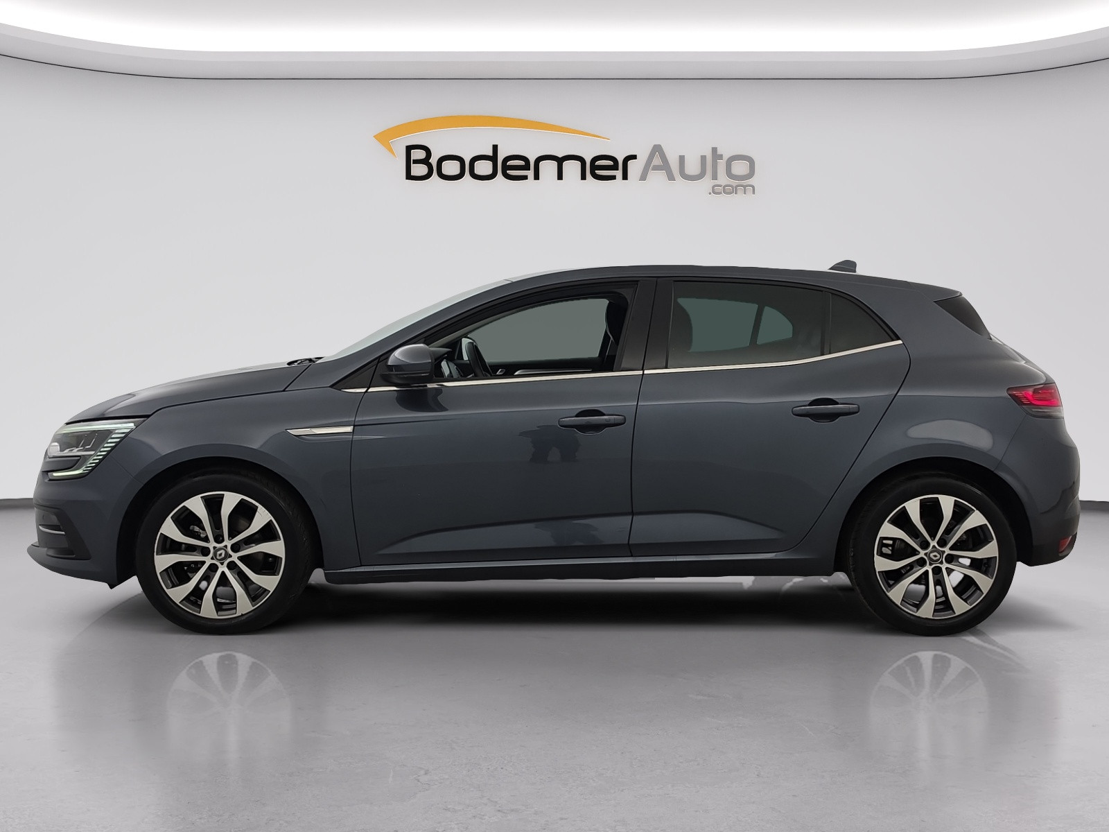 Vente en ligne Renault Megane 4  TCe 140 EDC au prix de 17 690 €