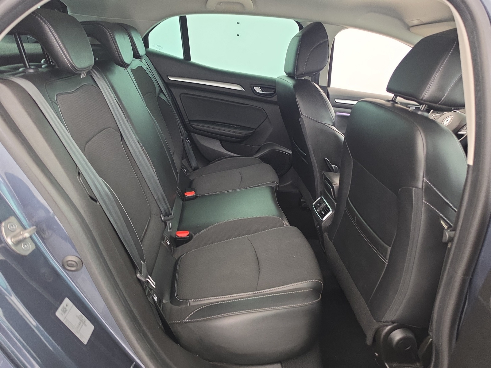 Vente en ligne Renault Megane 4  TCe 140 EDC au prix de 17 690 €