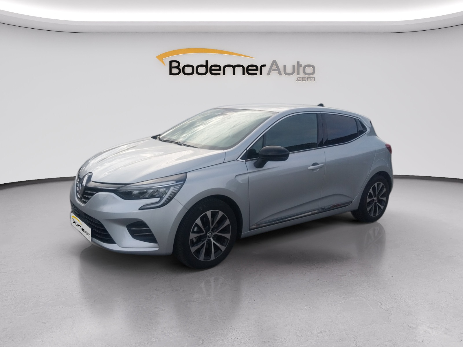 Renault Clio 5 Clio E-Tech full hybrid 145 occasion de 2023 en vente à Vannes