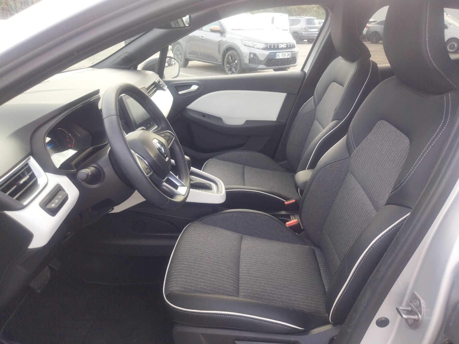 Vente en ligne Renault Clio 5 Clio E-Tech full hybrid 145 au prix de 18 490 €