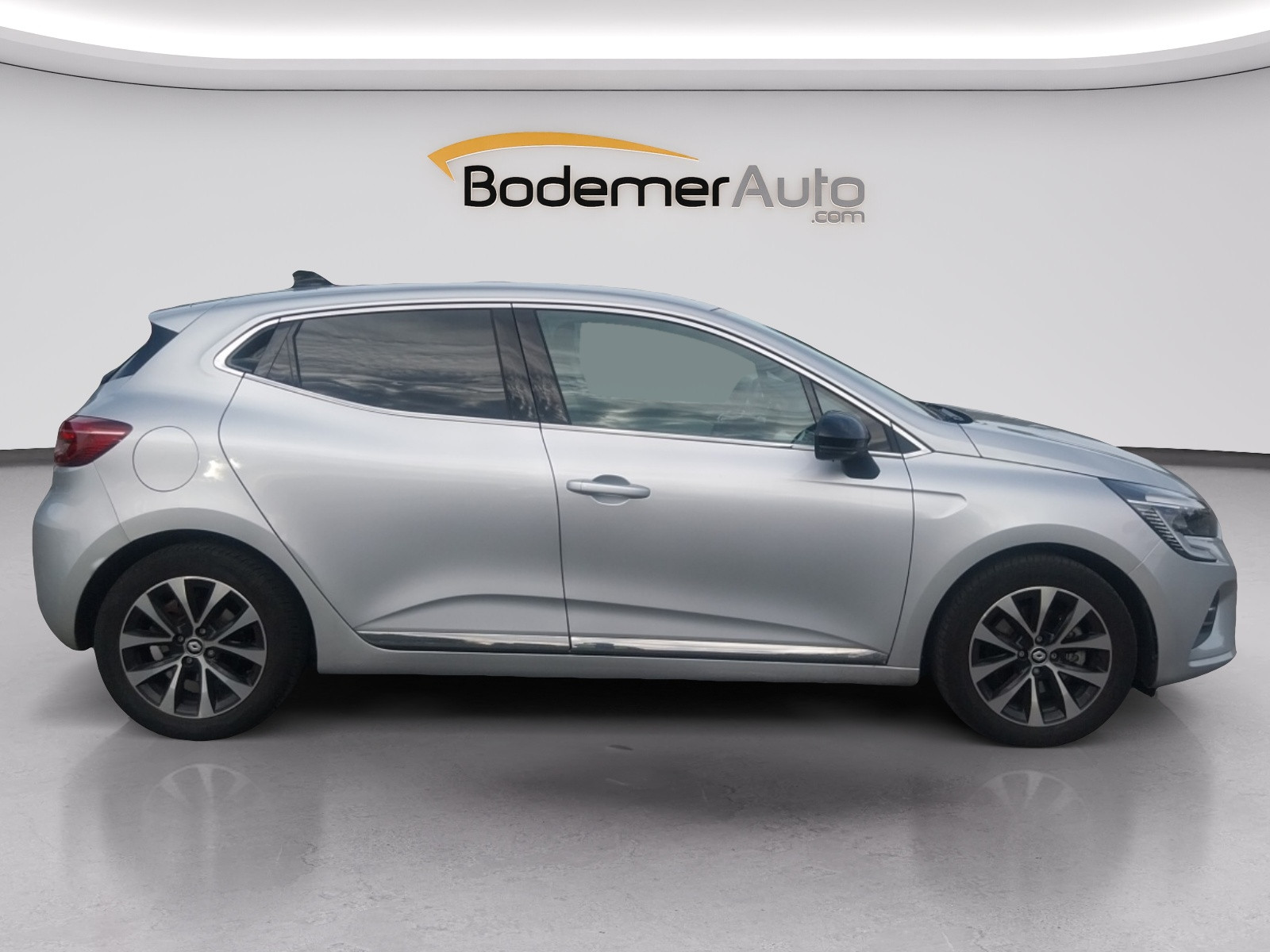 Vente en ligne Renault Clio 5 Clio E-Tech full hybrid 145 au prix de 18 490 €