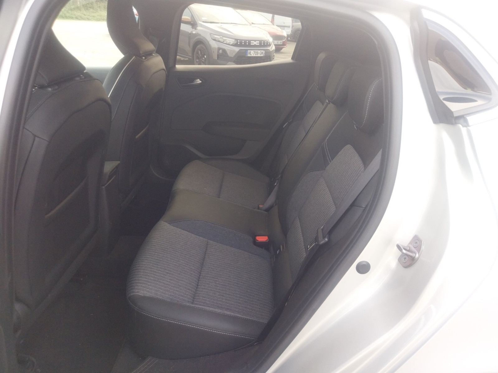 Vente en ligne Renault Clio 5 Clio E-Tech full hybrid 145 au prix de 18 490 €