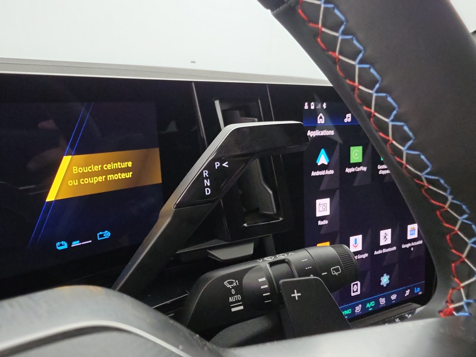 Vente en ligne Renault Espace Espace full hybrid E-Tech 200 ch 7pl au prix de 40 490 €