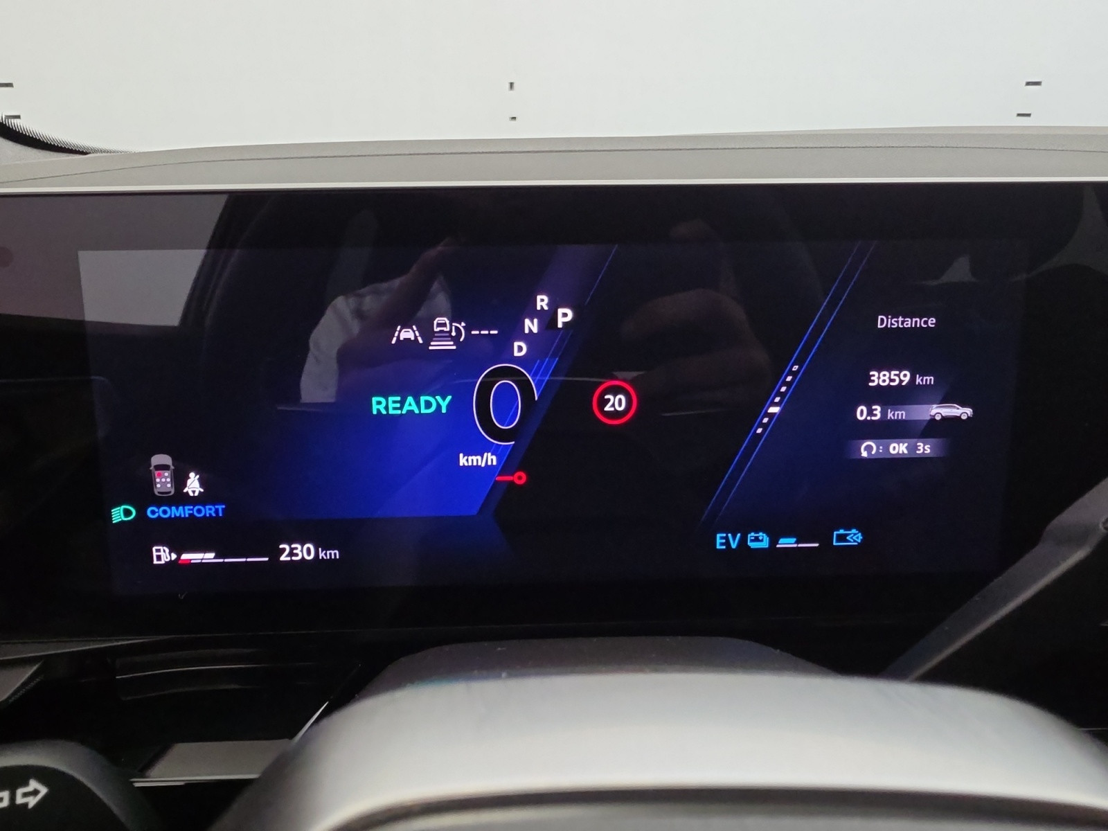 Vente en ligne Renault Espace Espace full hybrid E-Tech 200 ch 7pl au prix de 40 490 €