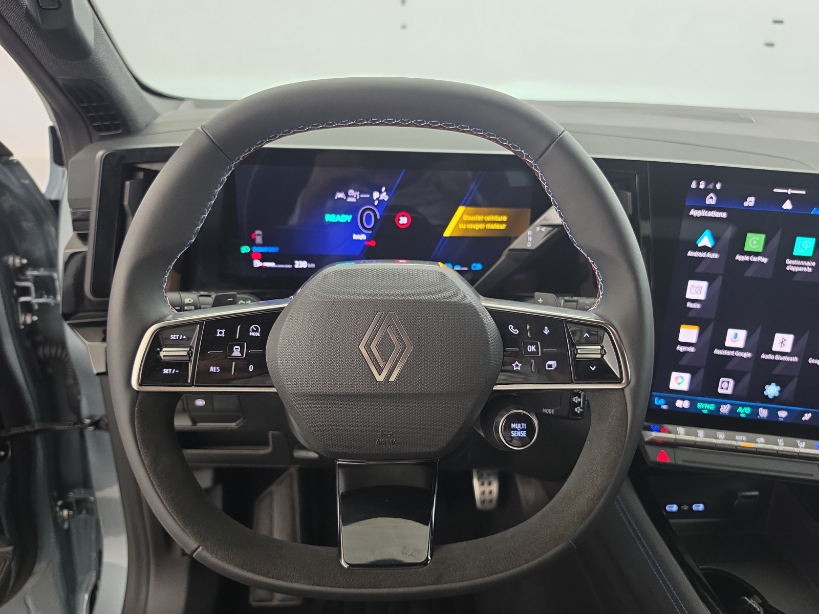 Vente en ligne Renault Espace Espace full hybrid E-Tech 200 ch 7pl au prix de 40 490 €