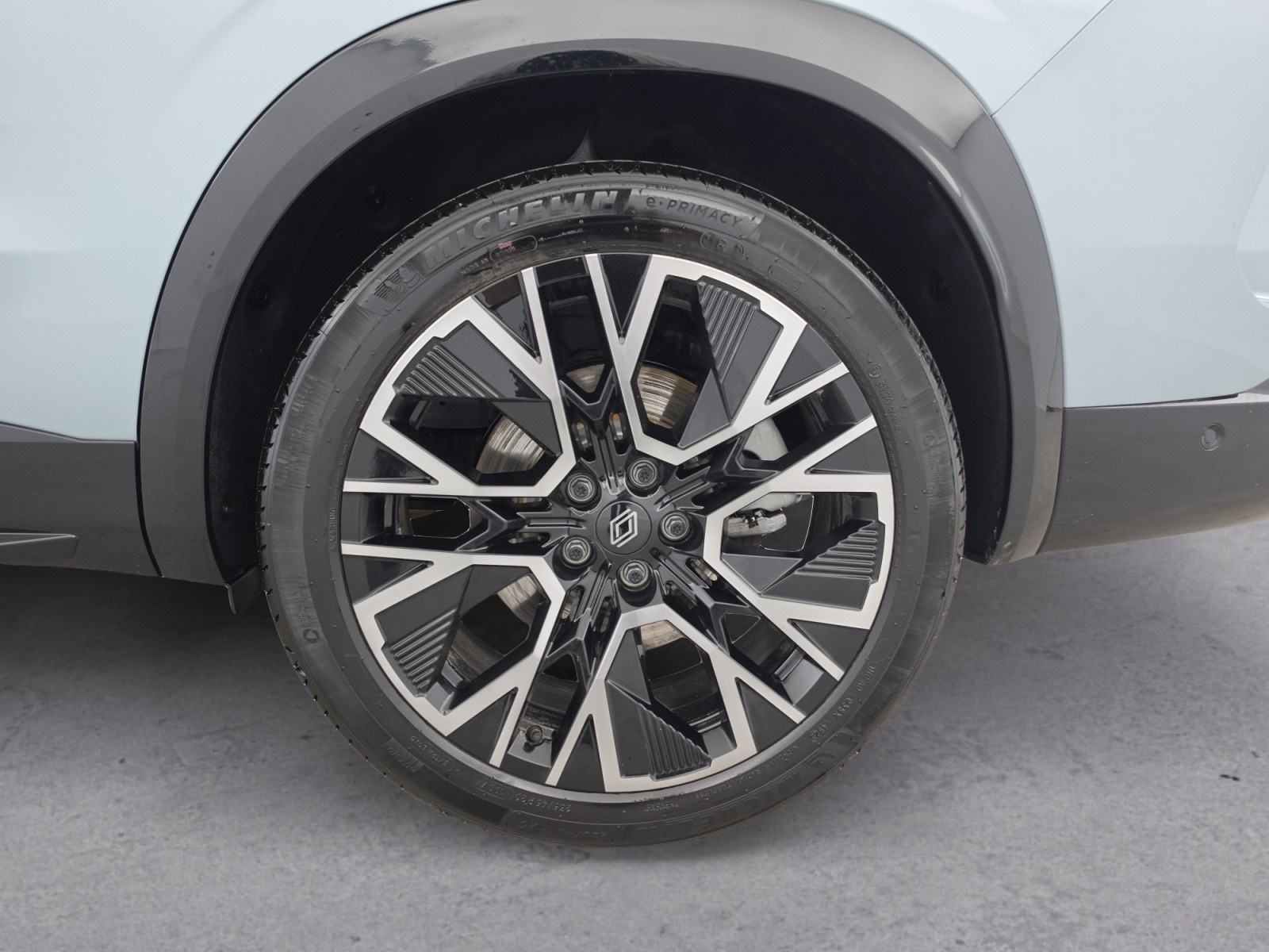 Vente en ligne Renault Espace Espace full hybrid E-Tech 200 ch 7pl au prix de 40 490 €