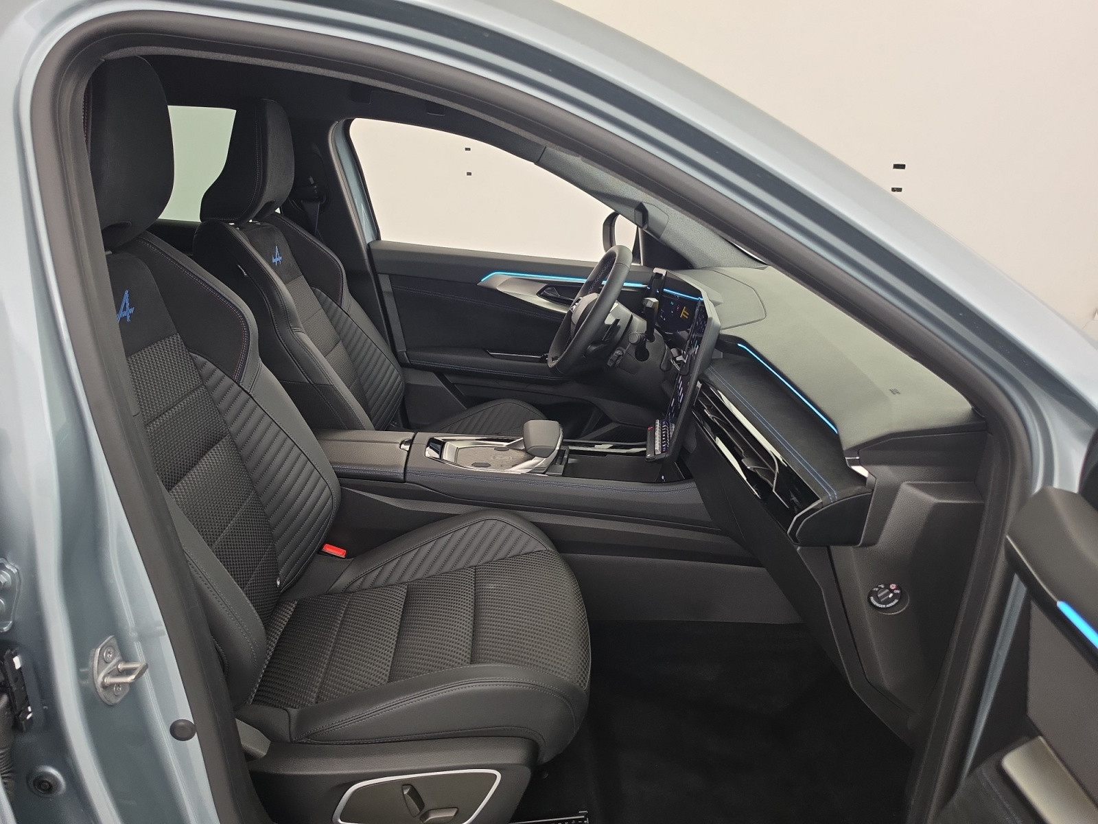 Vente en ligne Renault Espace Espace full hybrid E-Tech 200 ch 7pl au prix de 40 490 €