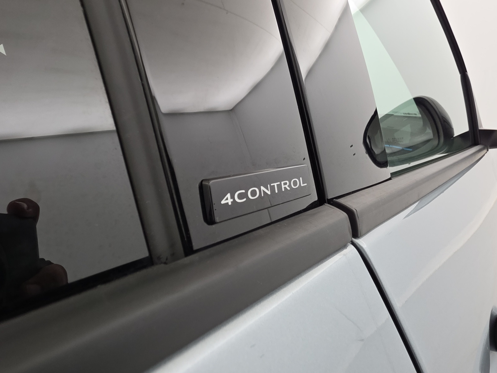 Vente en ligne Renault Espace Espace full hybrid E-Tech 200 ch 7pl au prix de 40 490 €