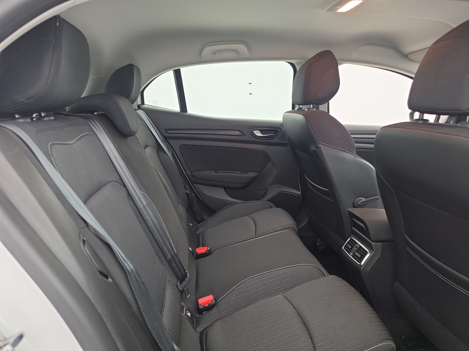 Vente en ligne Renault Megane 4 Mégane IV Berline Blue dCi 115 au prix de 13 990 €