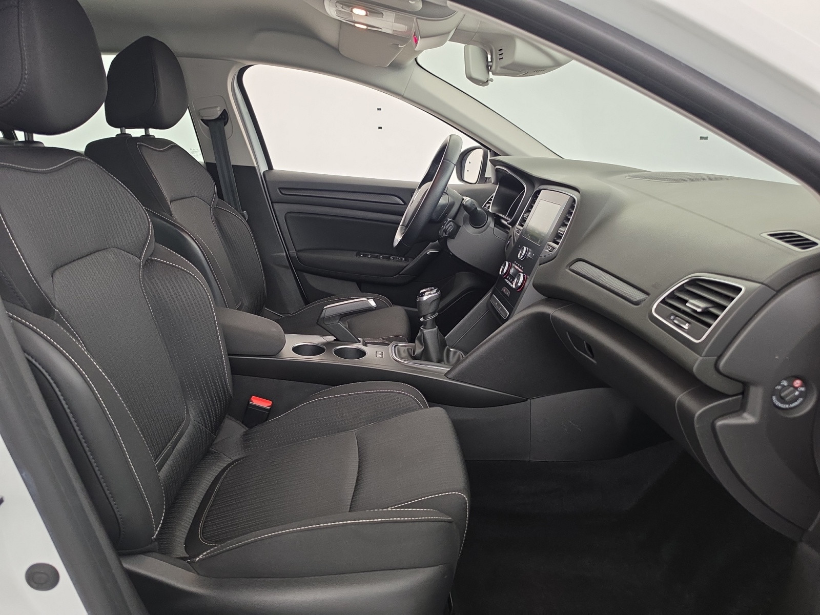 Vente en ligne Renault Megane 4 Mégane IV Berline Blue dCi 115 au prix de 13 990 €
