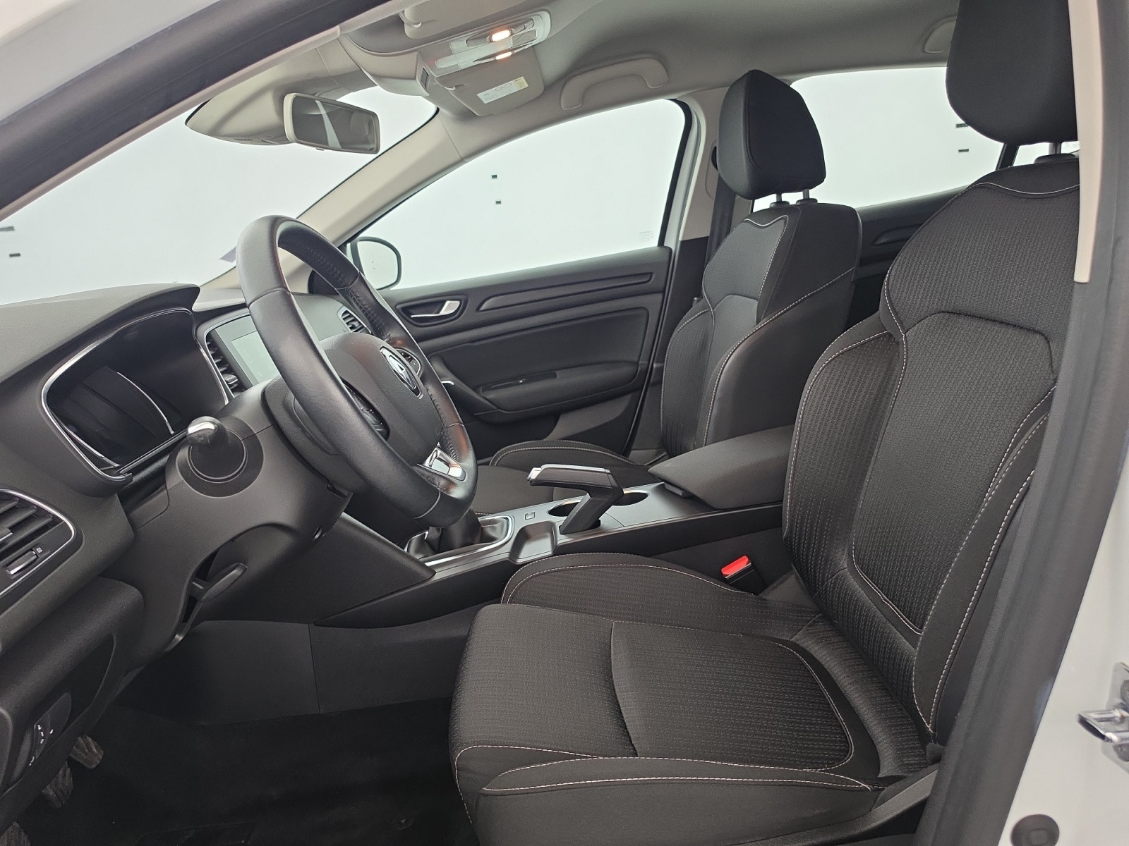 Vente en ligne Renault Megane 4 Mégane IV Berline Blue dCi 115 au prix de 13 990 €