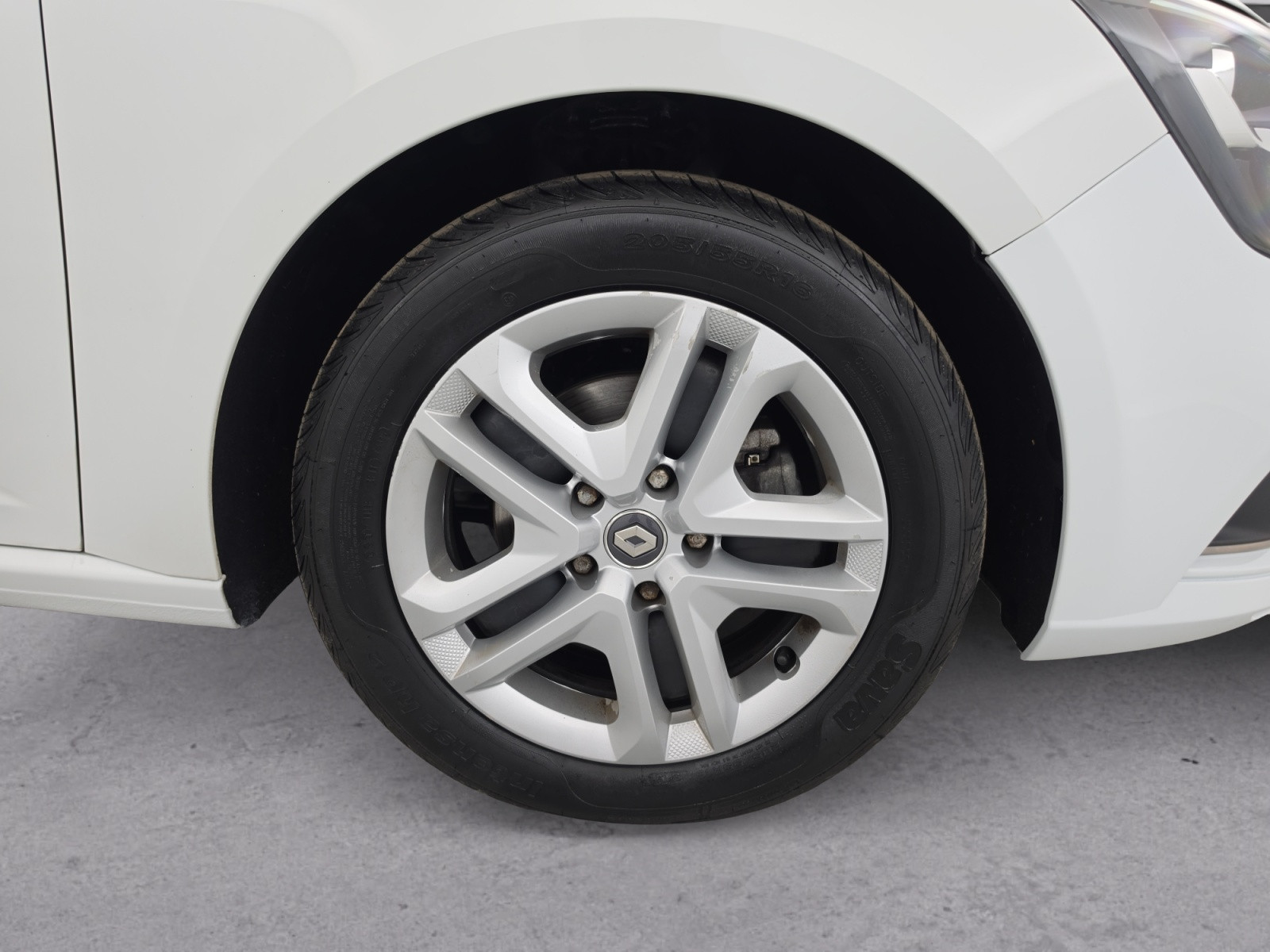 Vente en ligne Renault Megane 4 Mégane IV Berline Blue dCi 115 au prix de 13 990 €