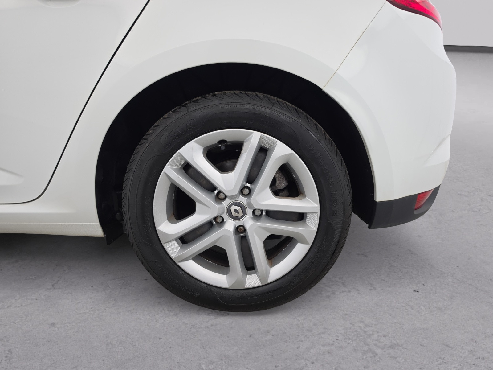 Vente en ligne Renault Megane 4 Mégane IV Berline Blue dCi 115 au prix de 13 990 €