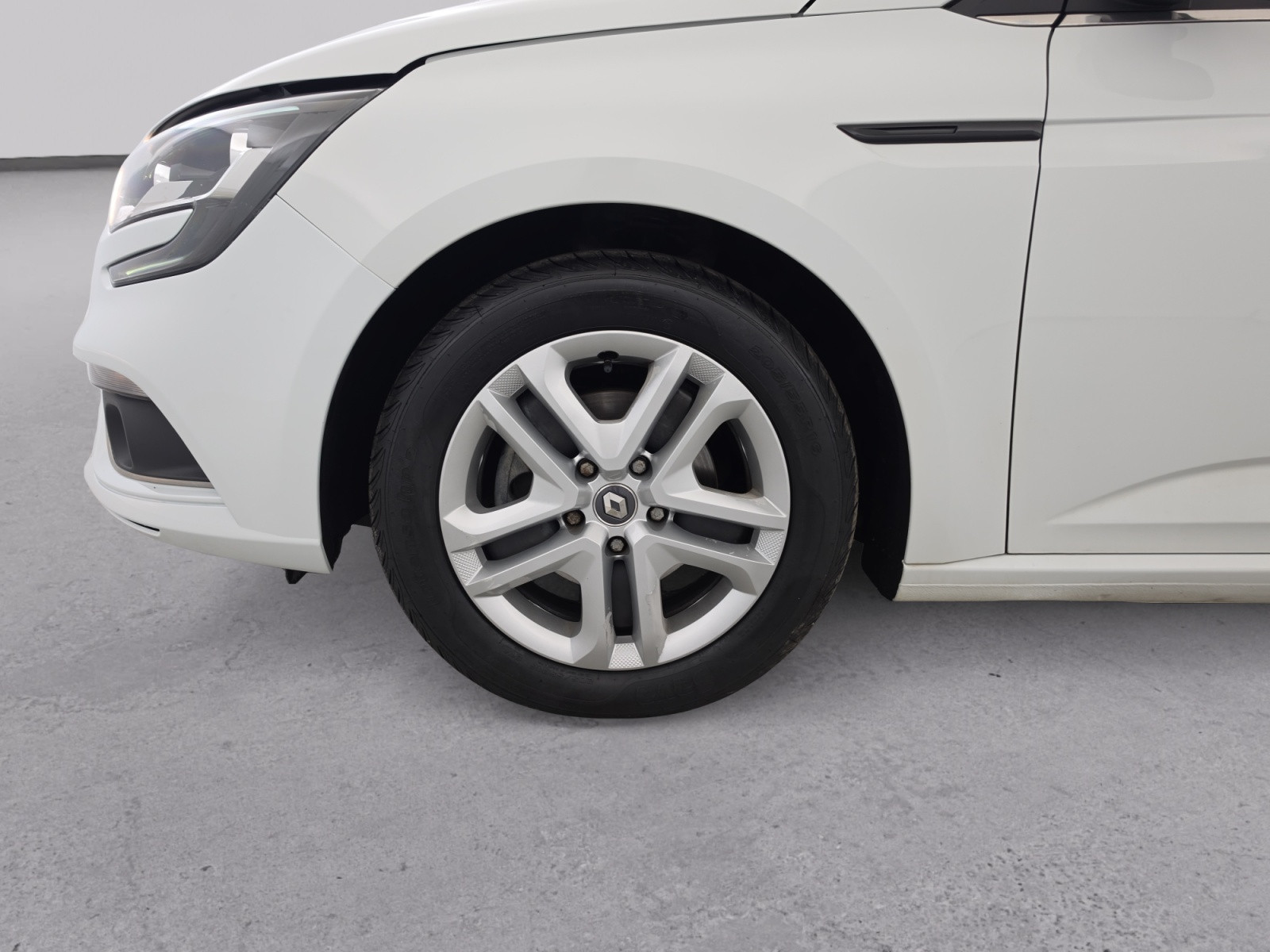 Vente en ligne Renault Megane 4 Mégane IV Berline Blue dCi 115 au prix de 13 990 €