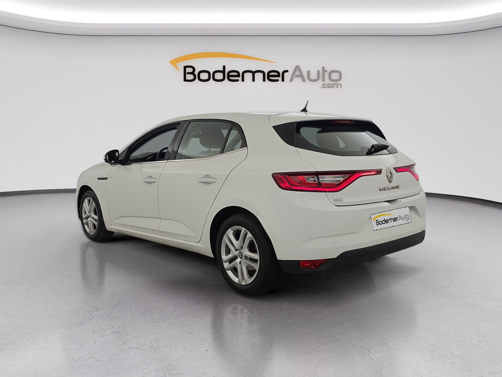Vente en ligne Renault Megane 4 Mégane IV Berline Blue dCi 115 au prix de 13 990 €