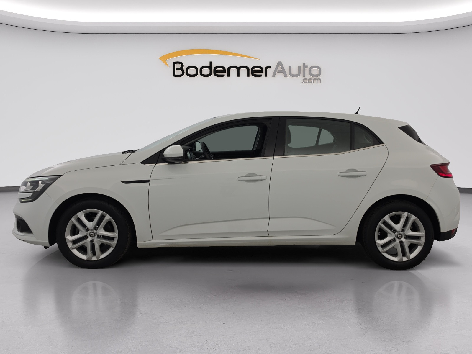 Vente en ligne Renault Megane 4 Mégane IV Berline Blue dCi 115 au prix de 13 990 €