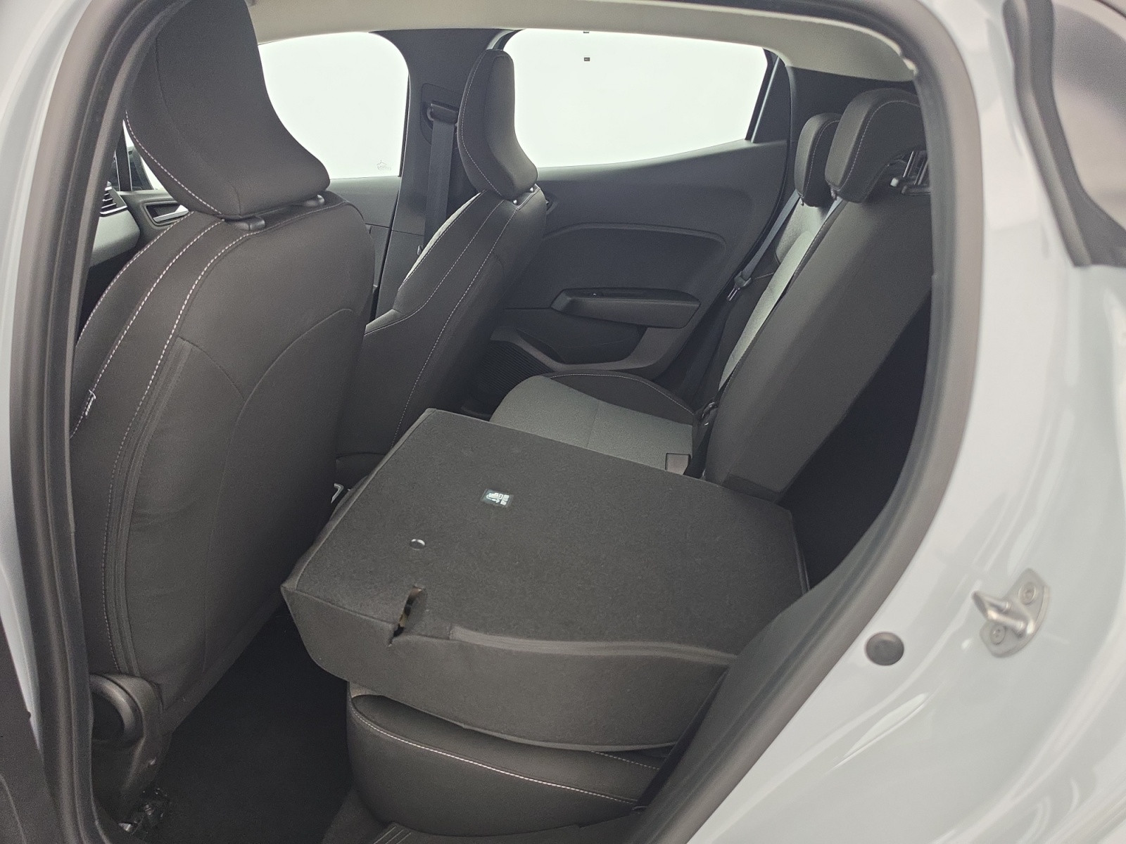 Vente en ligne Renault Clio 5 Clio Blue dCi 100 ch GSR2 au prix de 17 590 €