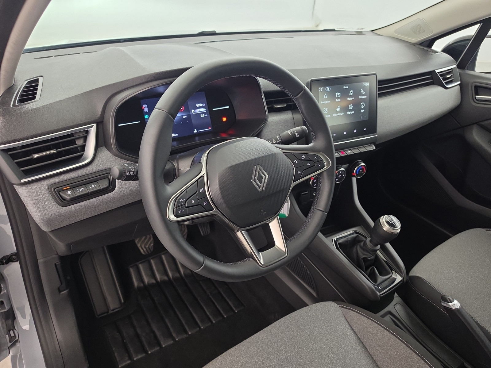 Vente en ligne Renault Clio 5 Clio Blue dCi 100 ch GSR2 au prix de 17 590 €