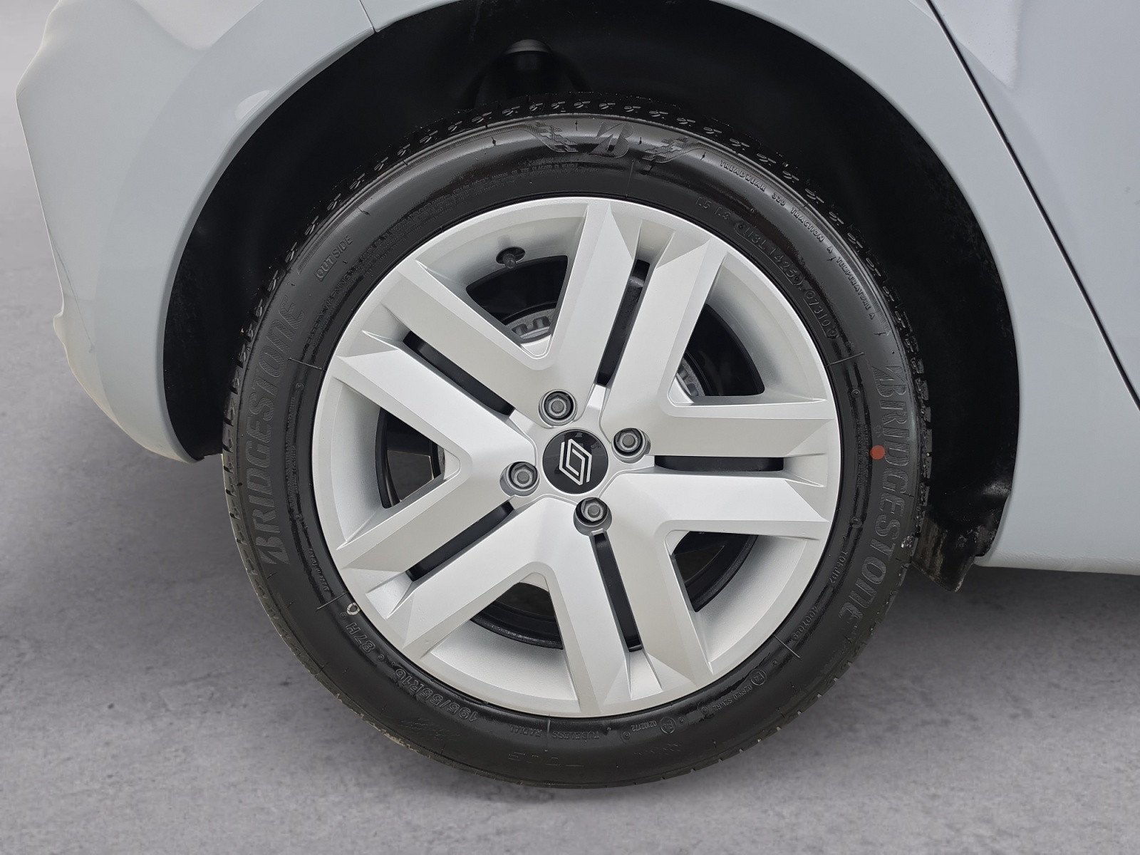Vente en ligne Renault Clio 5 Clio Blue dCi 100 ch GSR2 au prix de 17 590 €