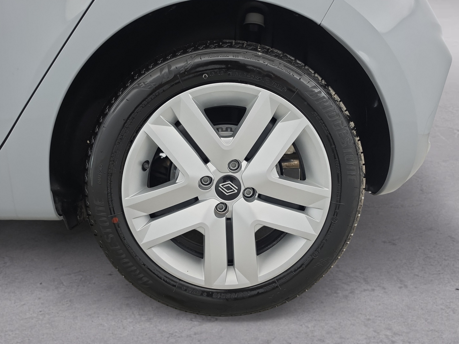 Vente en ligne Renault Clio 5 Clio Blue dCi 100 ch GSR2 au prix de 17 590 €